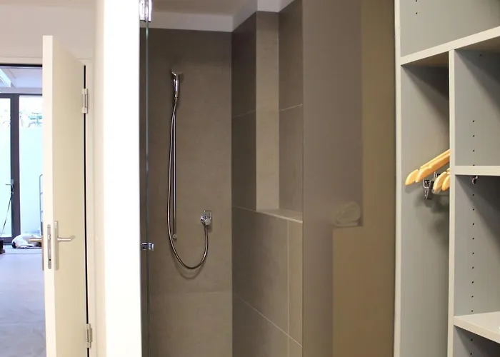 Holzlager Bed & Breakfast Zürich