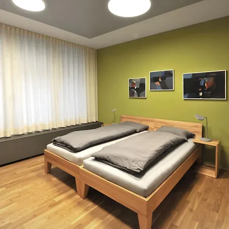 Holzlager Couette-café 3*