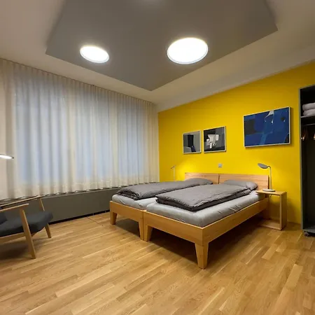Holzlager Bed & Breakfast Zürich